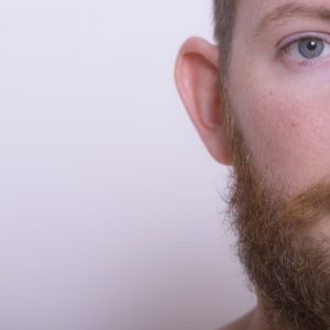 髭をキレイにしたい男性